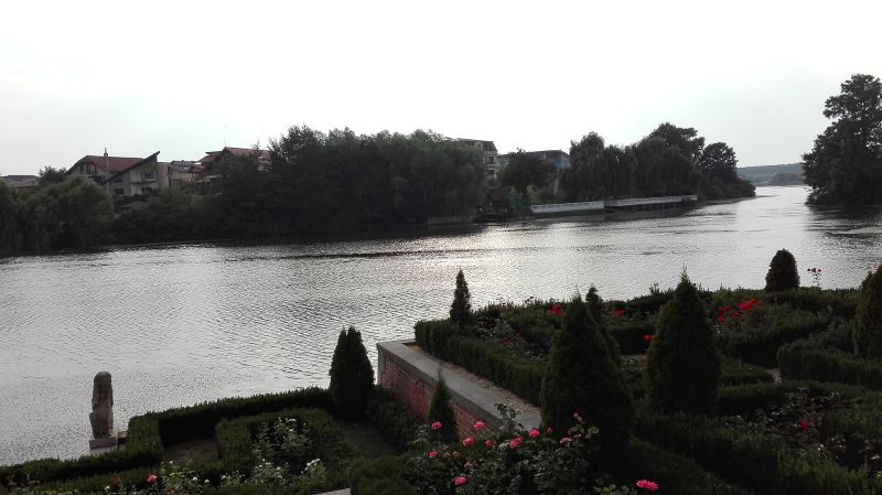 Файл:Lacul Mogoșoaia.jpg