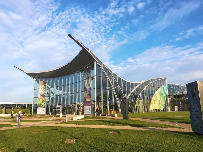 Файл:ThermeBucuresti.jpg